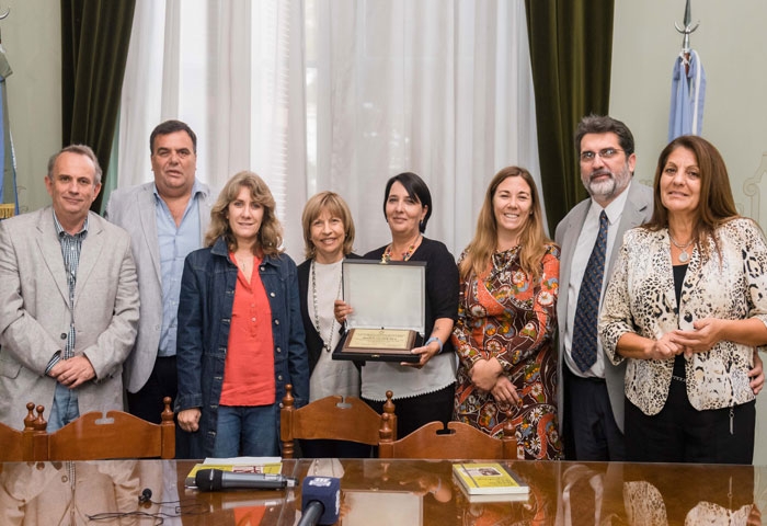 Lordén homenajeó a María Luján Rey