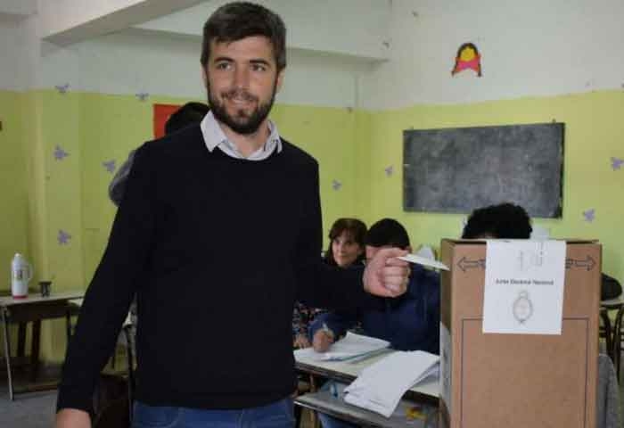 Votó Bruno Cenizo en la Escuela 52